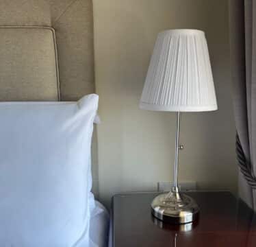 upclose picture of a lamp in bedroom