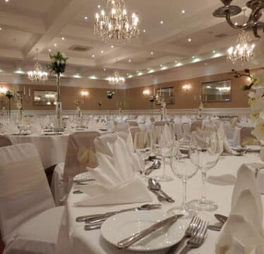 ballroom-table-setting-close-up-walter-raleigh-hotel-youghal-cork-source-jmc-3.3mb