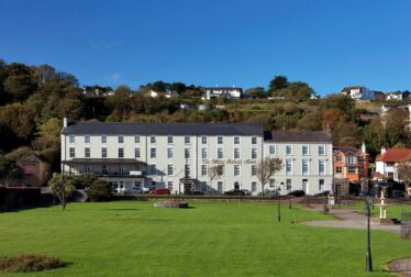 Exterior-walter-raleigh-hotel-youghal-cork