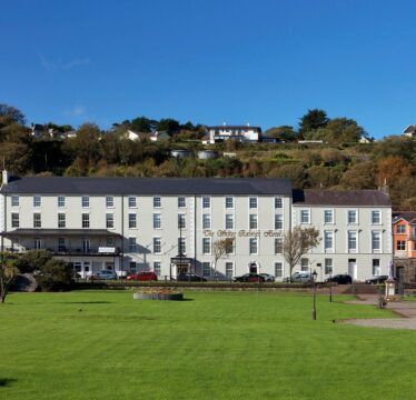 Exterior-walter-raleigh-hotel-youghal-cork