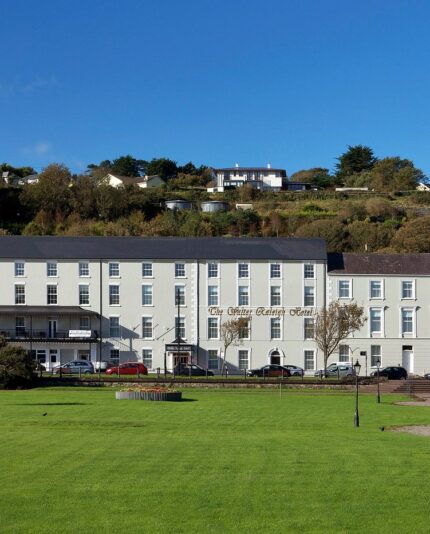Exterior-walter-raleigh-hotel-youghal-cork
