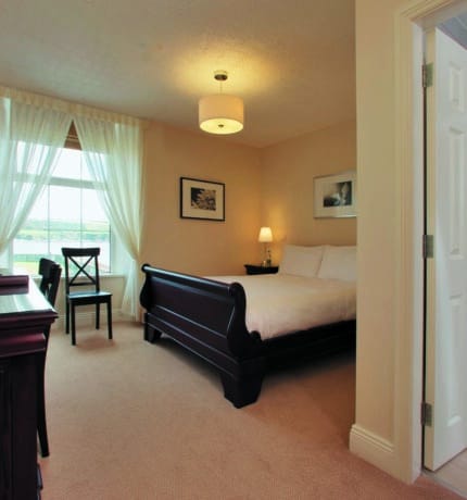 rooms-double-bedroom-walter-raleigh-hotel-youghal-cork-source-jmc-12.9mb